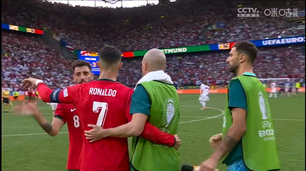 关于葡萄牙爆冷土耳其，C罗一己之力扛起全队的信息
