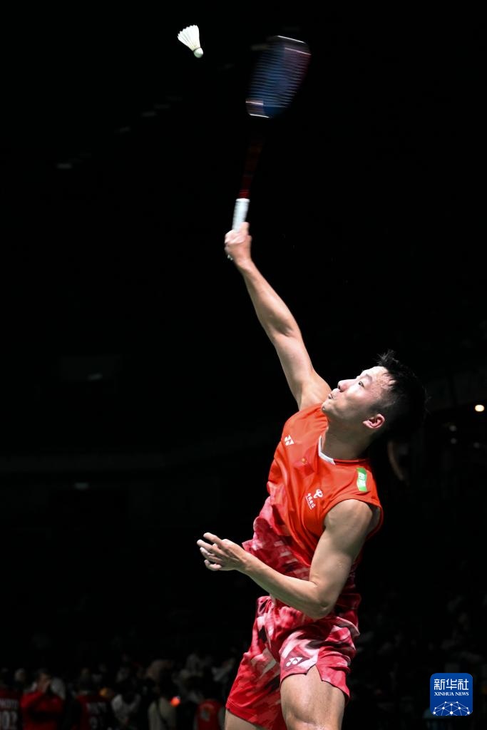 球星爆发!羽毛球赛场再现神级操作 球星爆发!羽毛球赛场再现神级操作