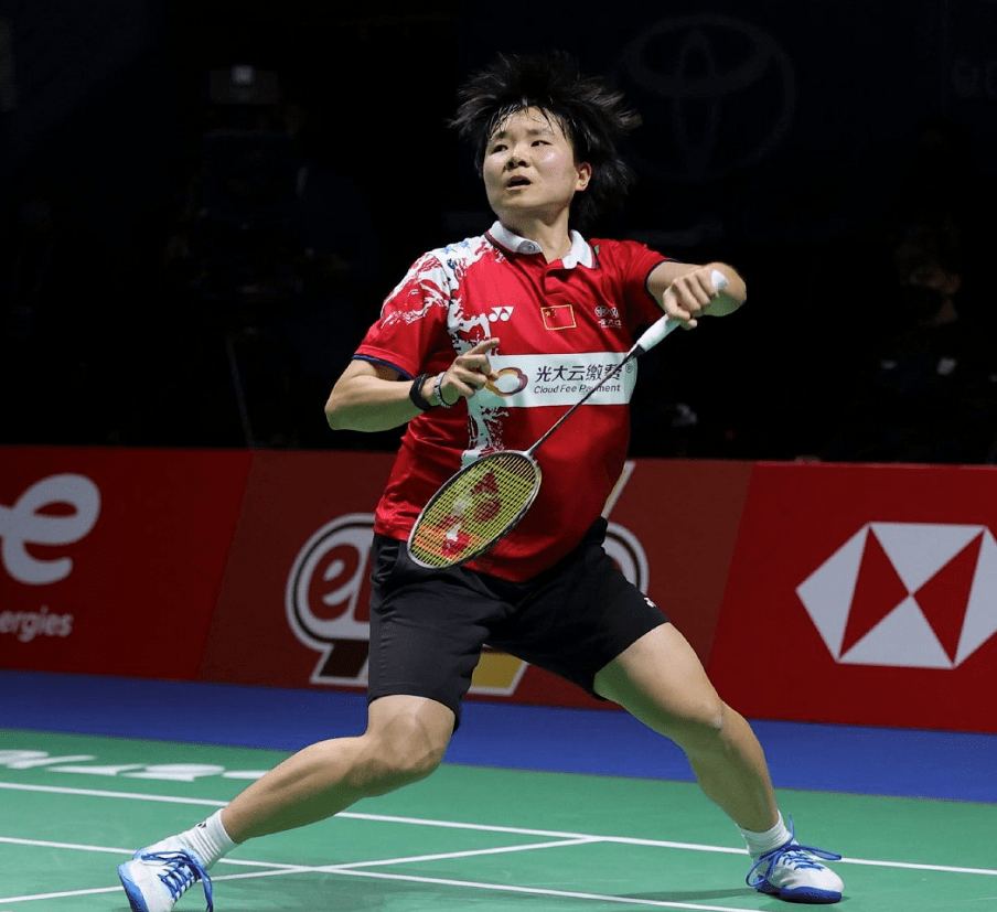 德国队完胜日本队，黄鸭组合点燃赛场