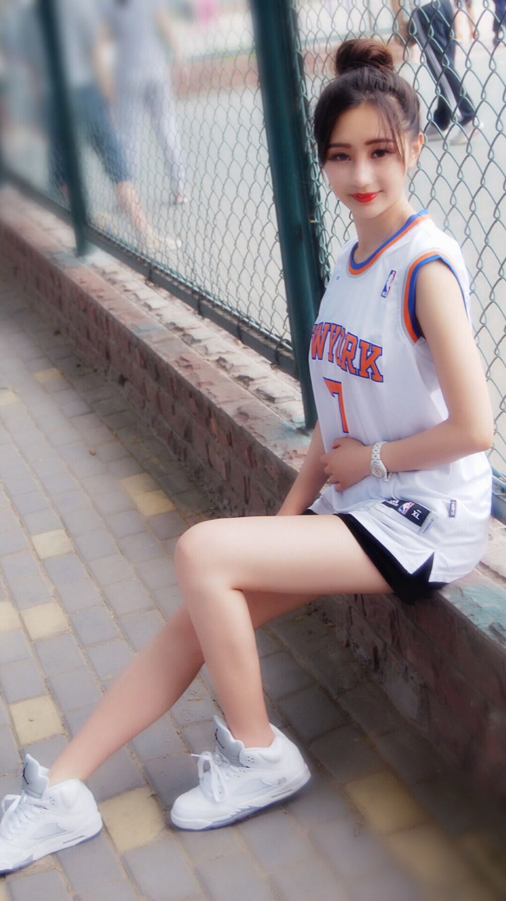 双城记，当英超烽火点燃篮网巅峰，鹈鹕如何奏响体育交响？