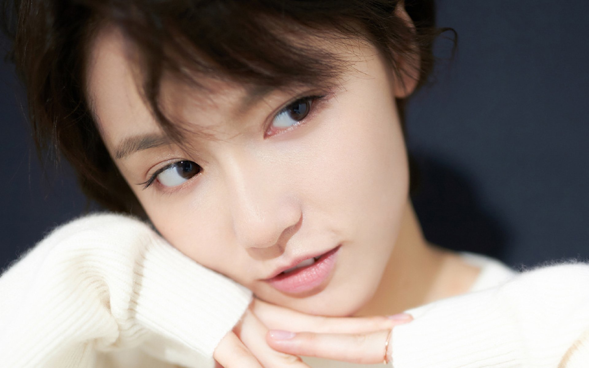 骑士绝杀雷霆，小贾伦闪耀意甲，体育关键时刻的跨维度对话