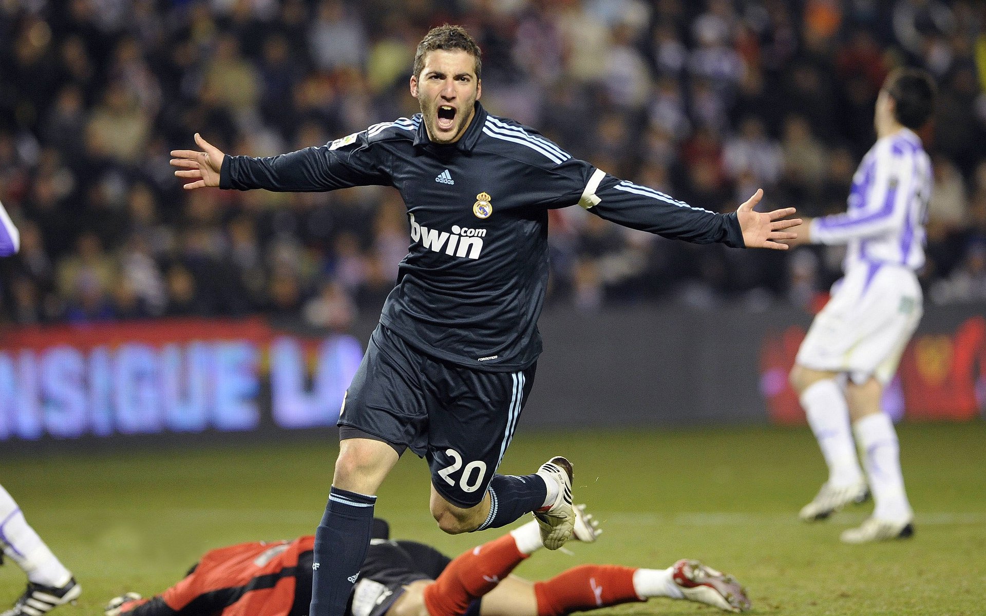 绝杀与英雄泪，玻利维亚险胜背后的双面戏剧